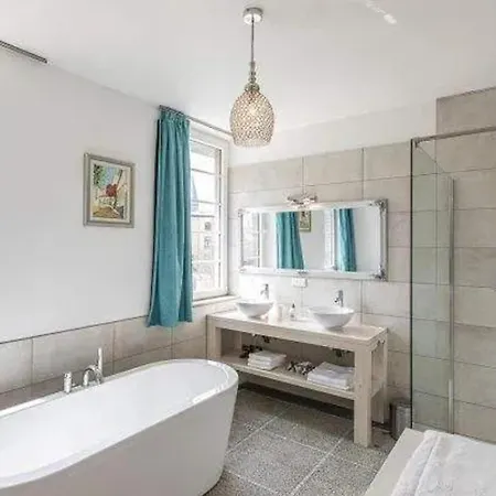 Spacious In With Hammam And Garden Spa