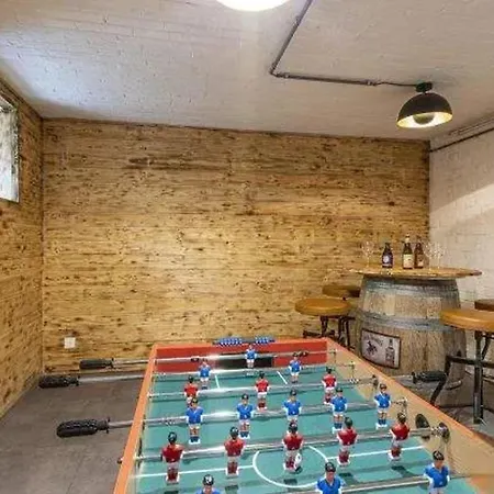 Spacious In With Hammam And Garden
